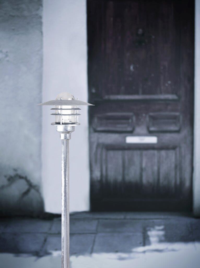 Candeeiro de jardim com suporte