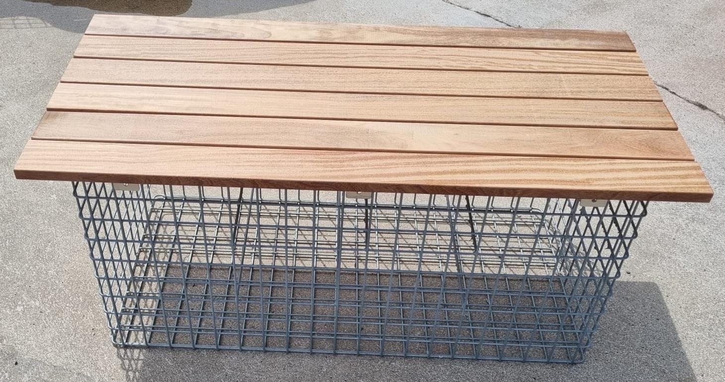 Gartenbank Cumaru 102 x 45 x 52 cm, MW 5 x 5 cm, feuerverzinkt
