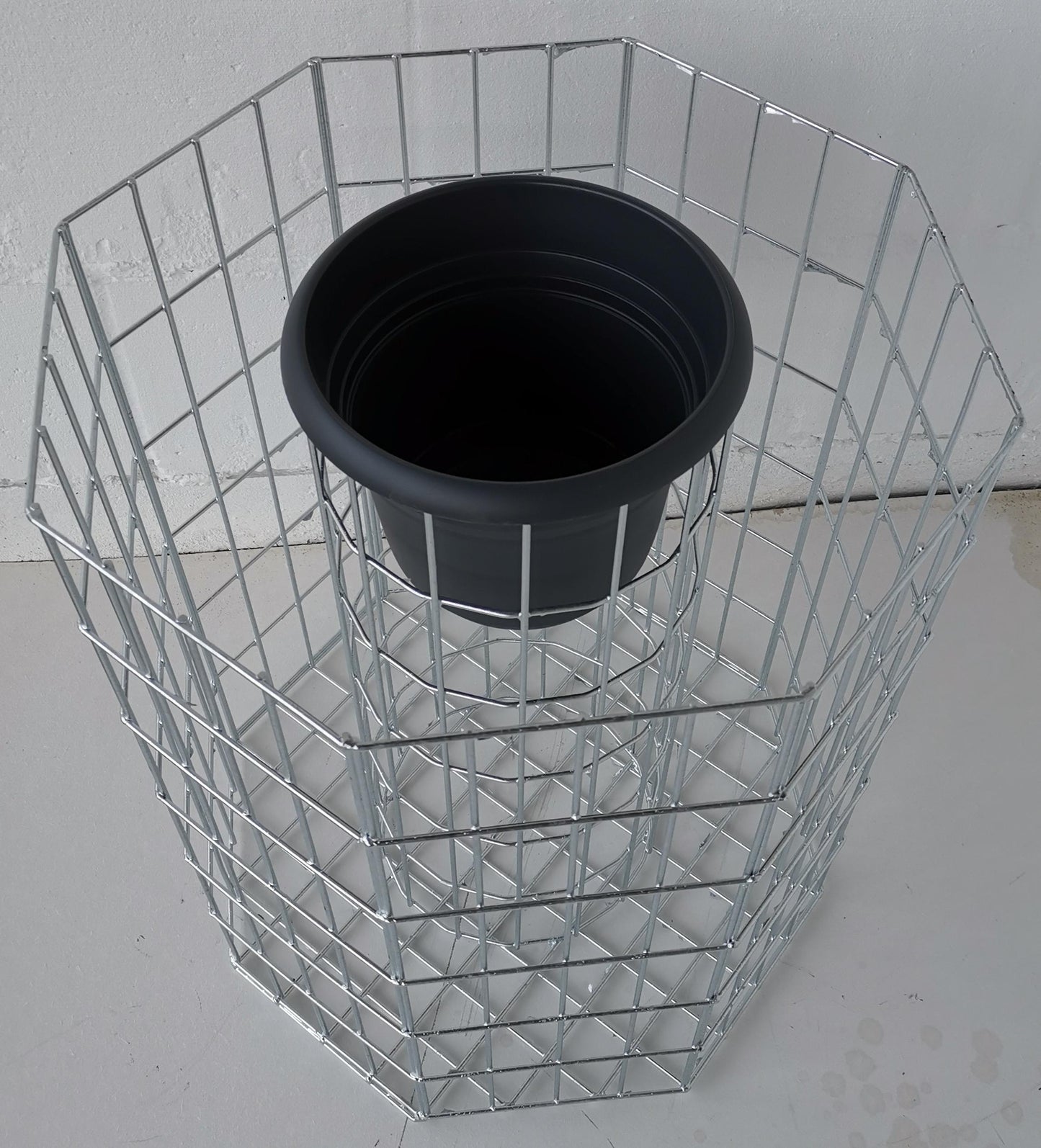 Colonne de fleurs octogonale, hauteur 62 cm, MW 5 x 10 cm, galvanisé à chaud, pot inclus