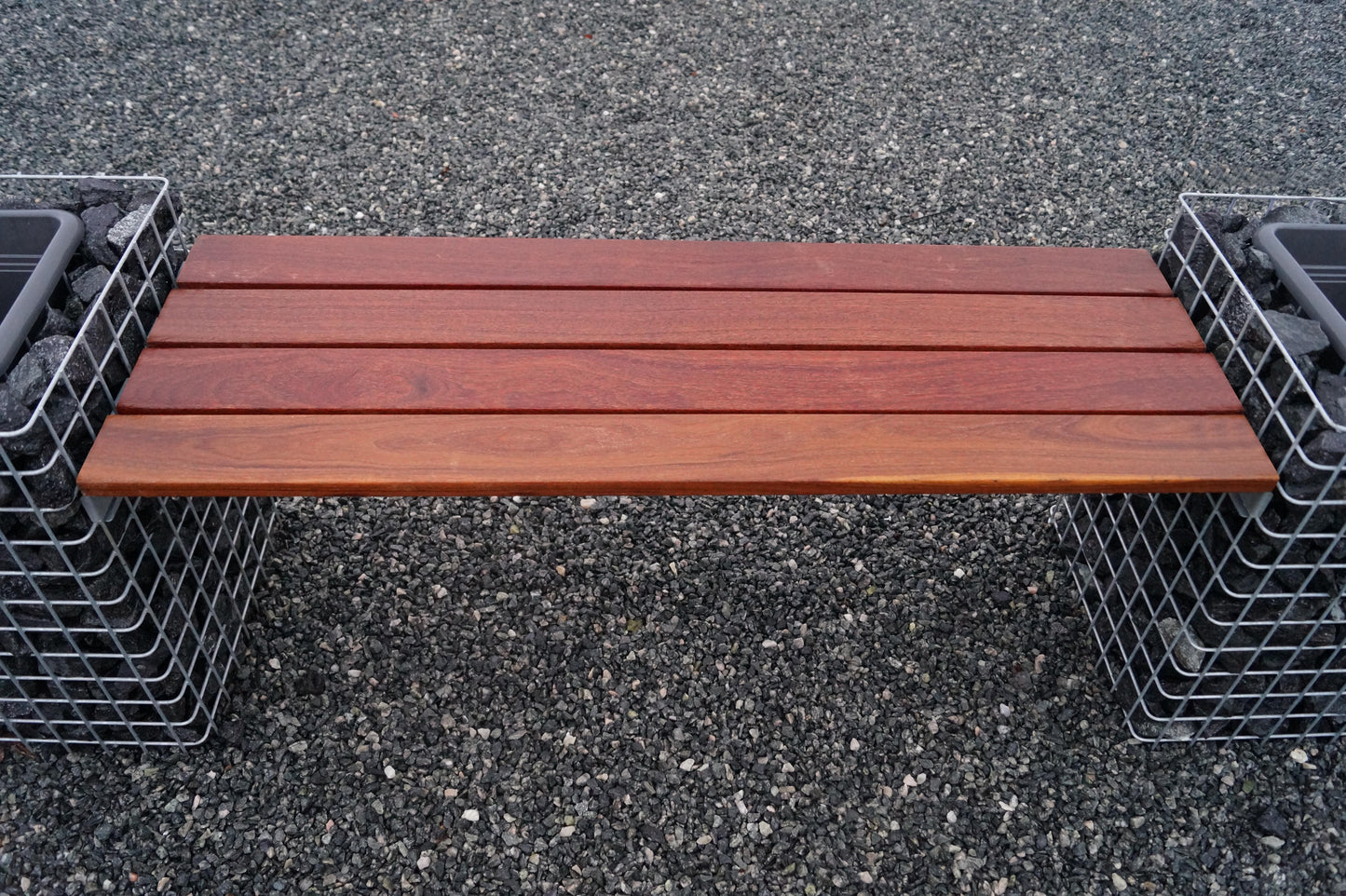 Banco de jardín con 2 columnas para flores - Madera de cumarú, 200 cm de largo x 62 cm de alto x 37 cm de profundidad, galvanizado en caliente, MW 5 x 5 cm