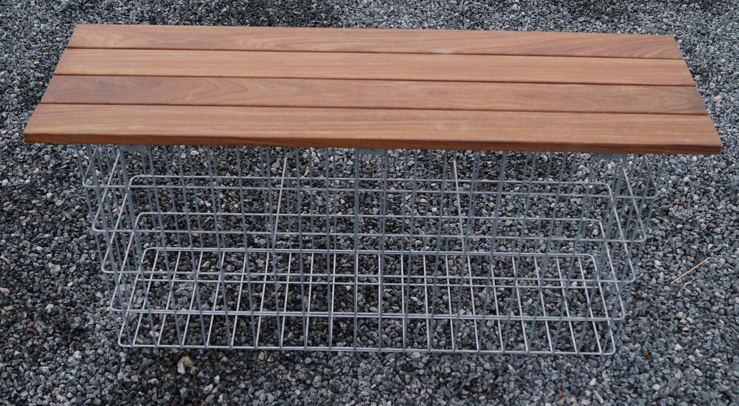 Banco de gaviones de madera de cumarú, 115 cm de largo x 50 cm de alto x 42 cm de profundidad, galvanizado en caliente, MW 5 x 10 cm