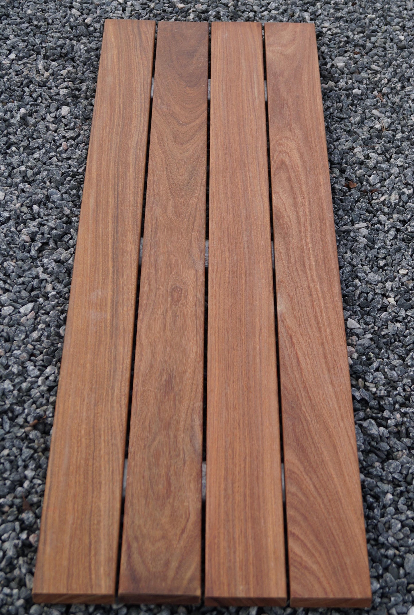 Banco de gaviones de madera de cumarú, 115 cm de largo x 50 cm de alto x 42 cm de profundidad, galvanizado en caliente, MW 5 x 10 cm